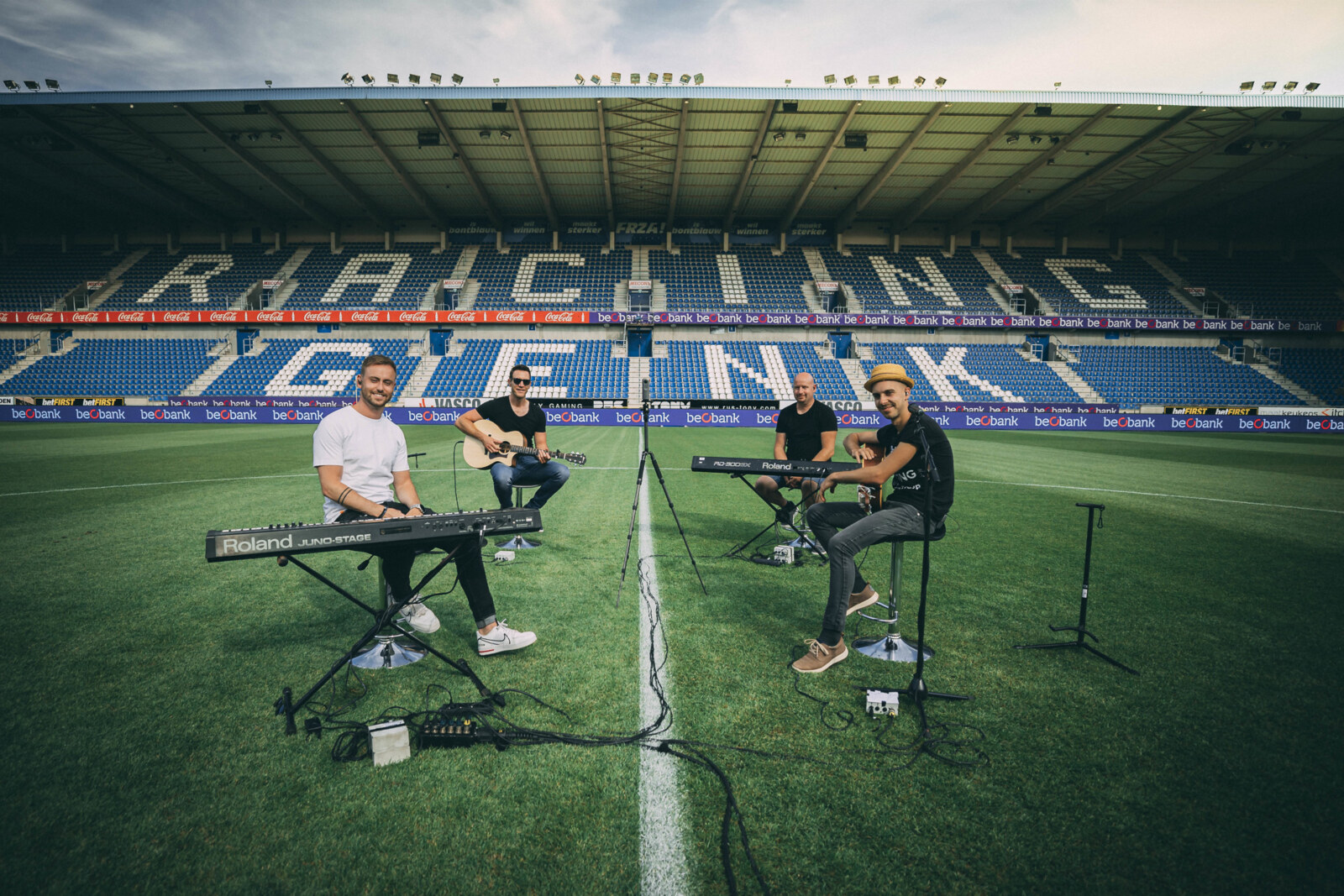 Kenn Colt: “In een leeg voetbalstadion, op de middenstip met de liveband. Ja, dat was kicken!”