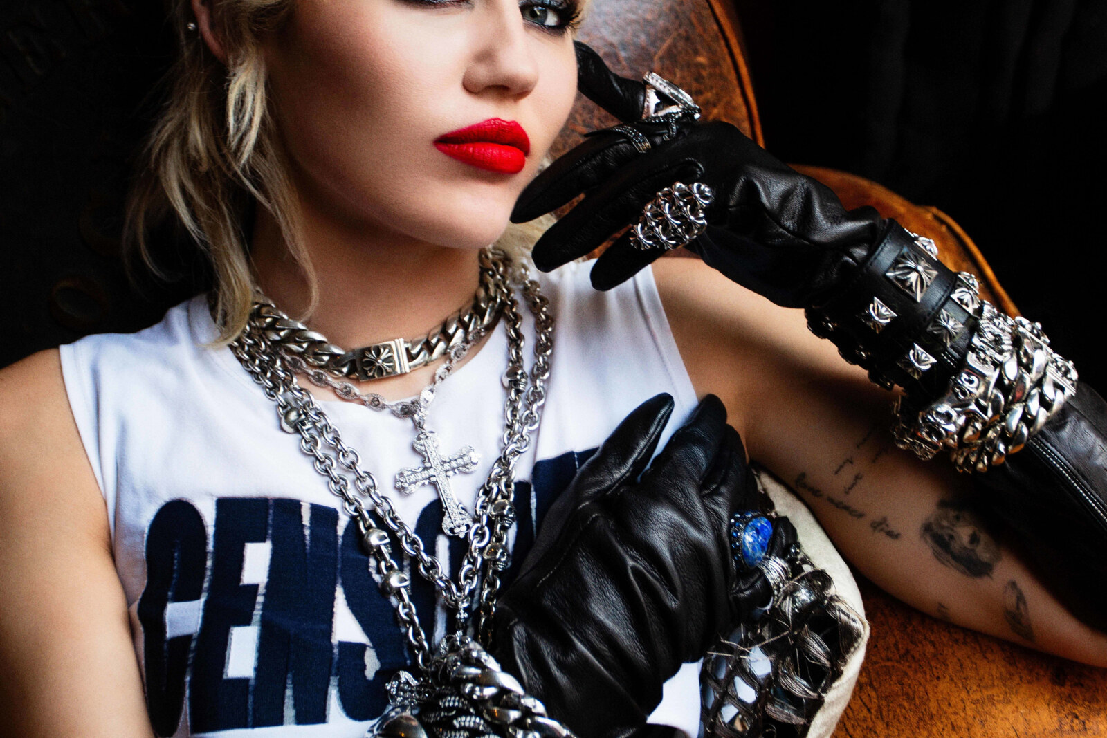 Miley Cyrus dropt zevende studio album 'Plastic Hearts' 