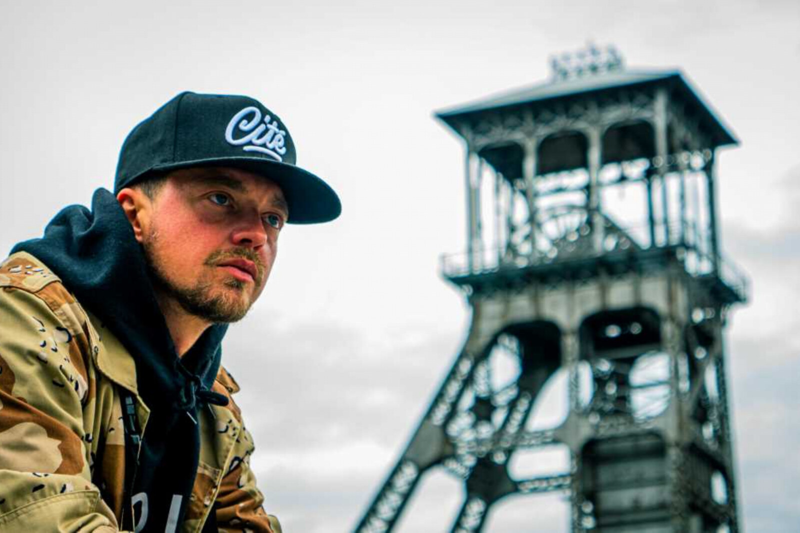 Tiewai praat over nieuw album 'Stickies & Samples':"Ik ben een gevoelsmens"