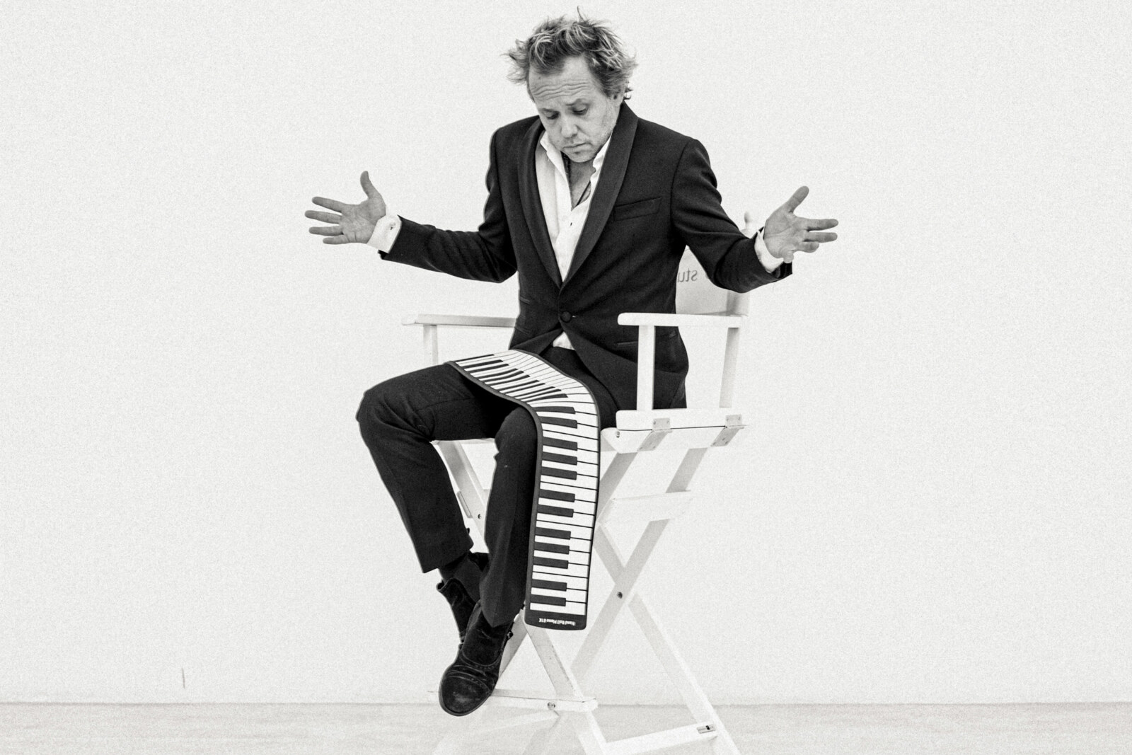 Francois De Meyer is releasing his fourth album this year, a piano record entitled 'Ellipsis'