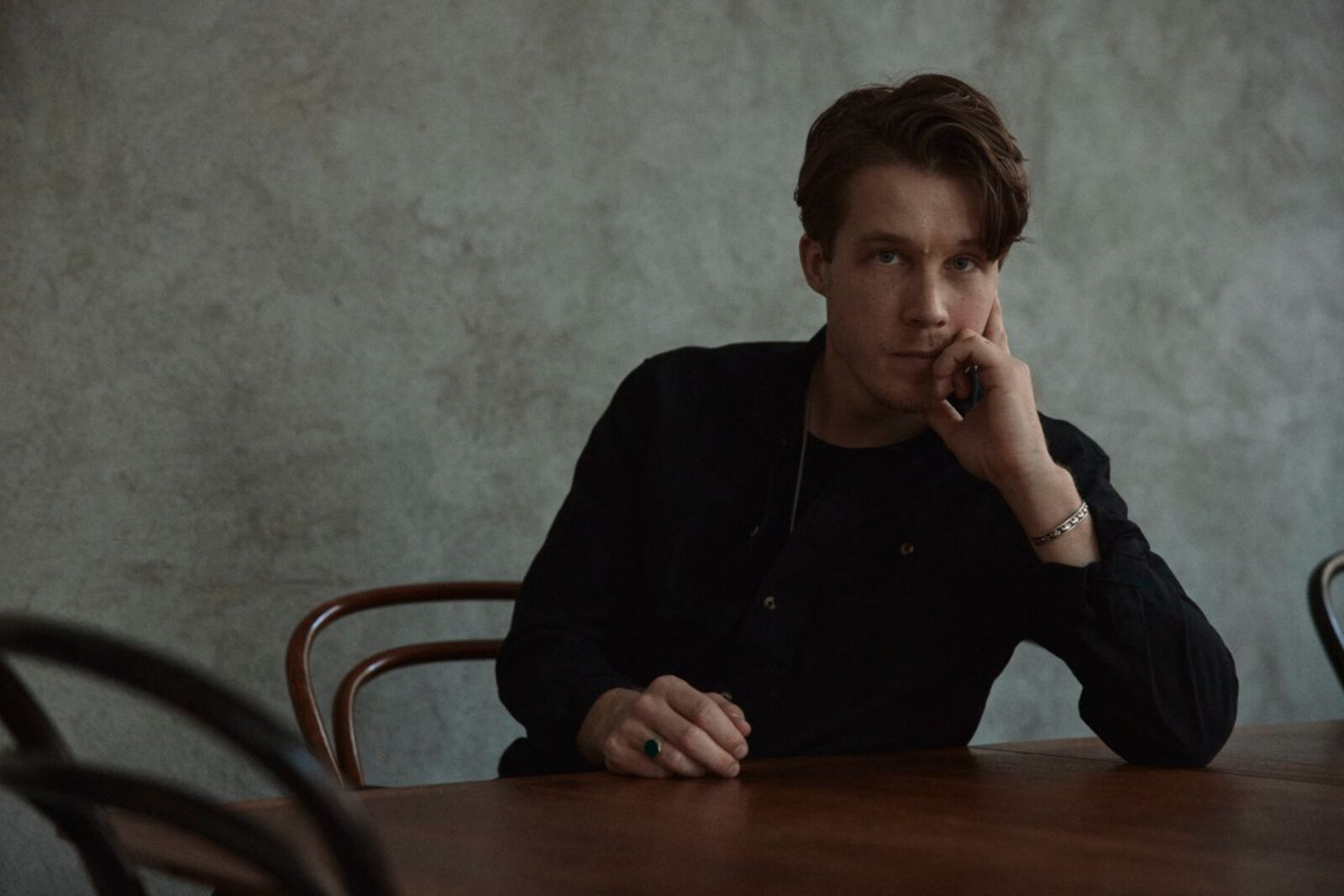 Platinum-selling Andreas Moe releases new single 'Holding On'