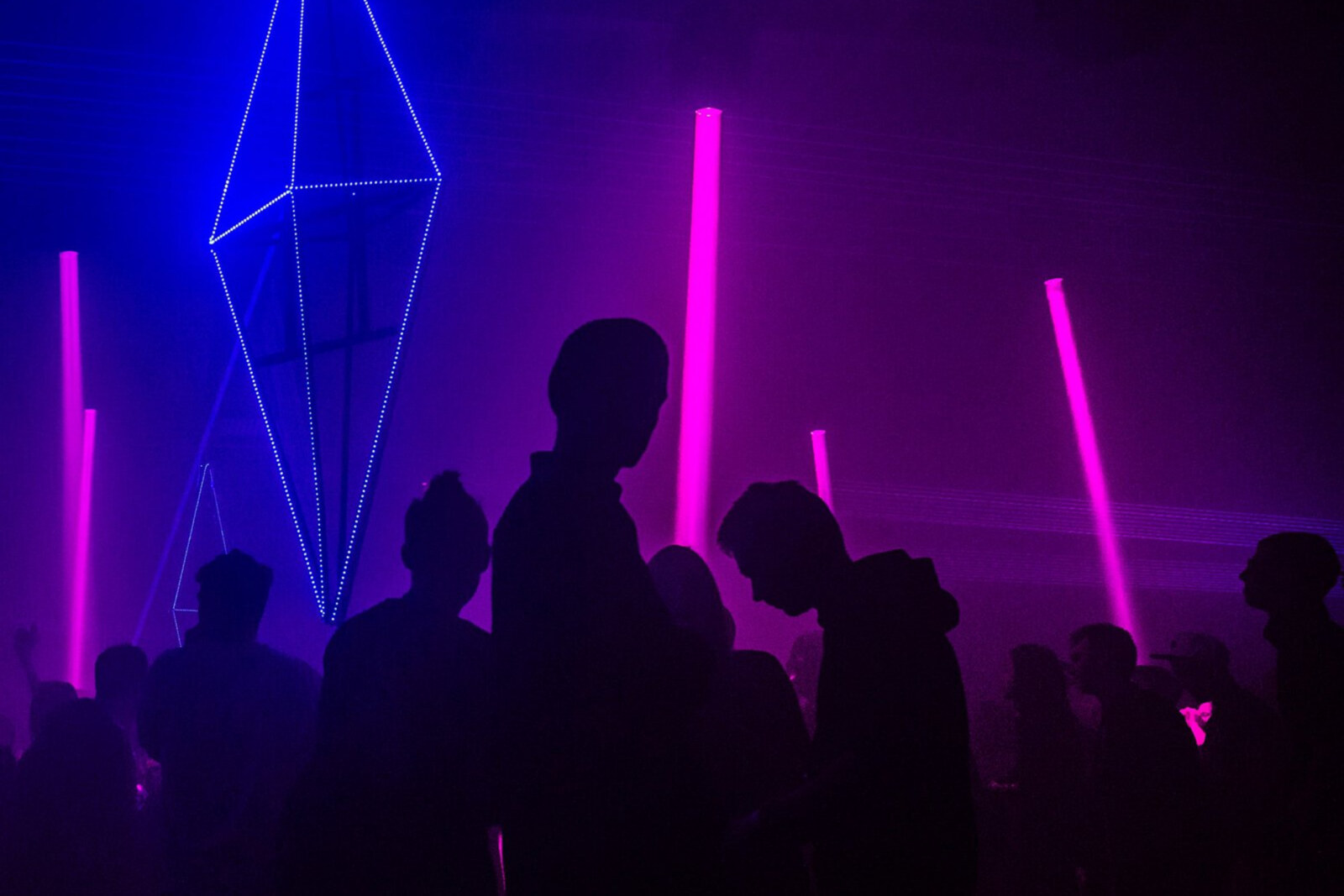 ØPALS Release Infectious New Single "Middle of the Night"