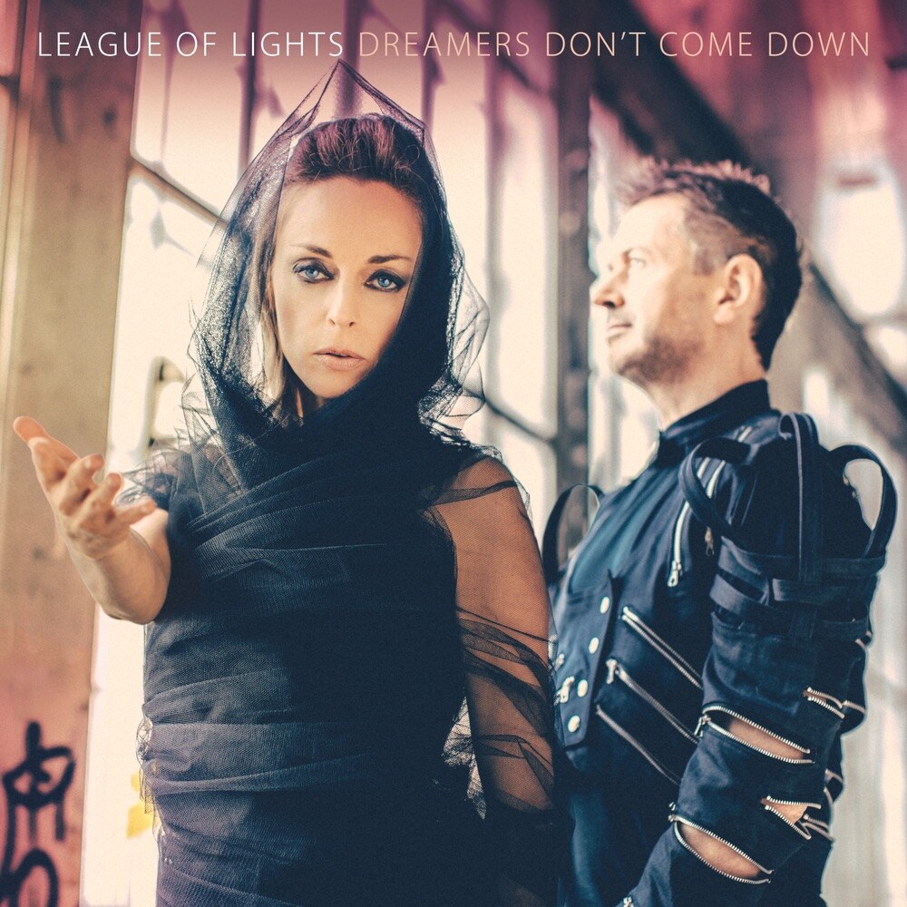 League Of Lights: 'Modern Living' - new single by electronic pop-rock duo out 29.01.21 / from the album 'Dreamers Don't Come Down' out 12 maart