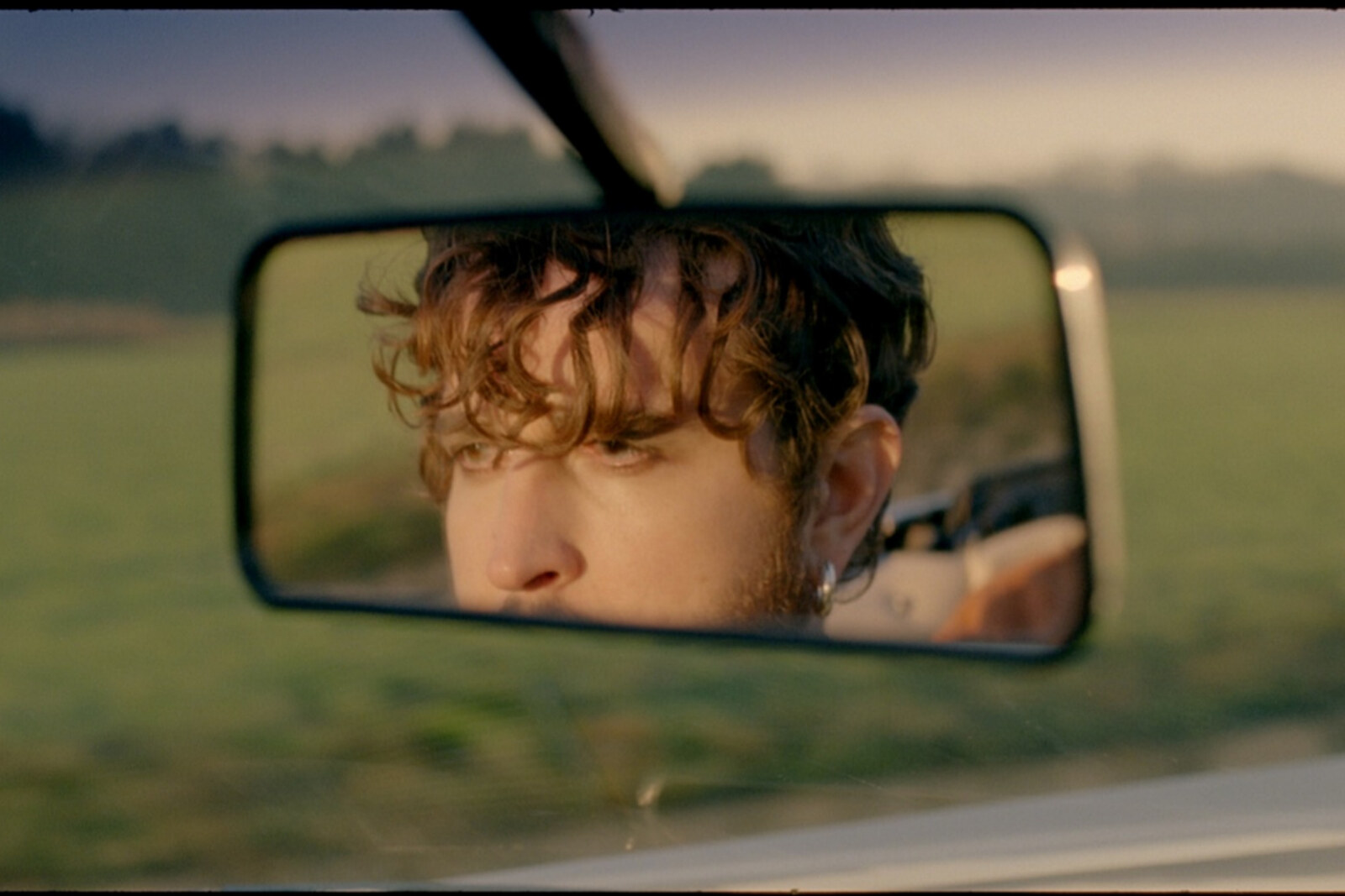 Oscar and the Wolf returns with new single 'James'