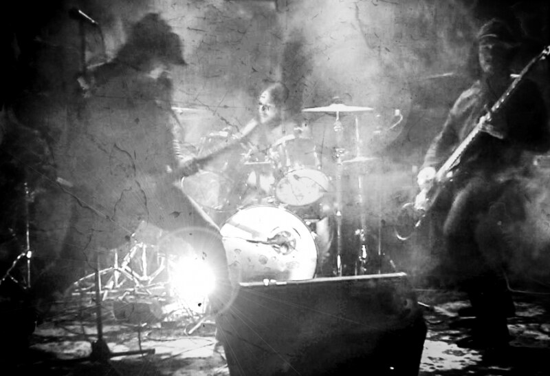 Zeit release new lyric video for the track "Stumpf"
