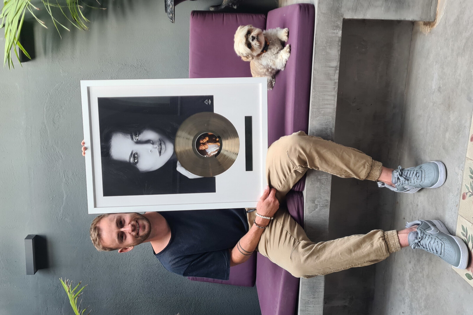 Eerste goud voor Kenn Colt: “Zo zot en mijn nieuwe single wordt volop gestreamd in Spanje en Mexico!”