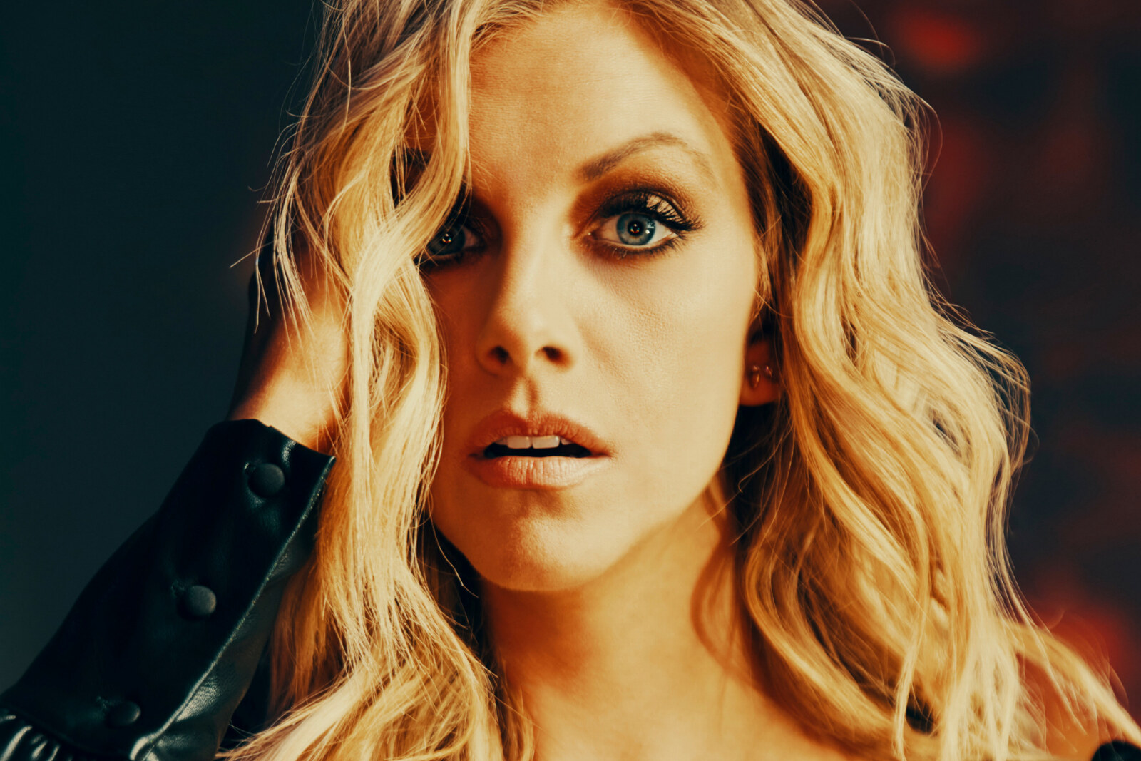 Lindsay Ell releases new single 'Hits Me'
