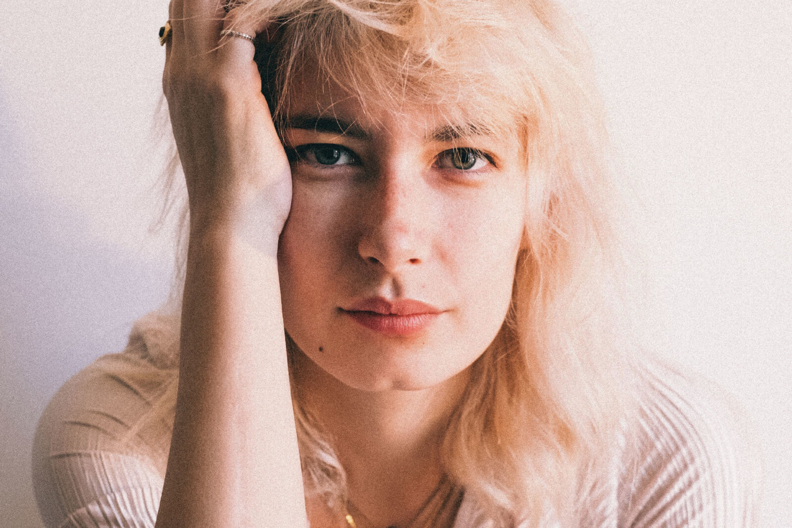Meis (Aysha De Groot) debuteert vandaag met EP één