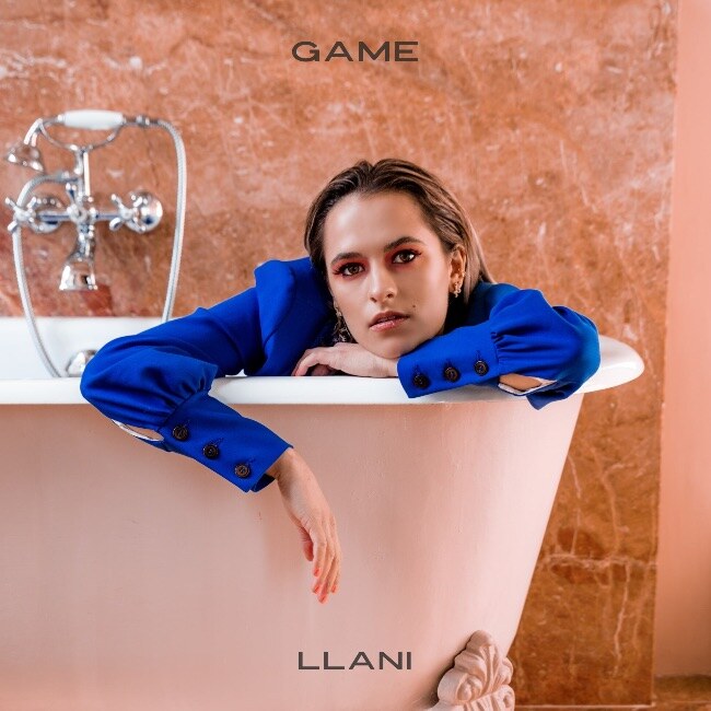 LLANI maakt komaf met pesters uit haar jeugd in debuutsingle ‘Game’