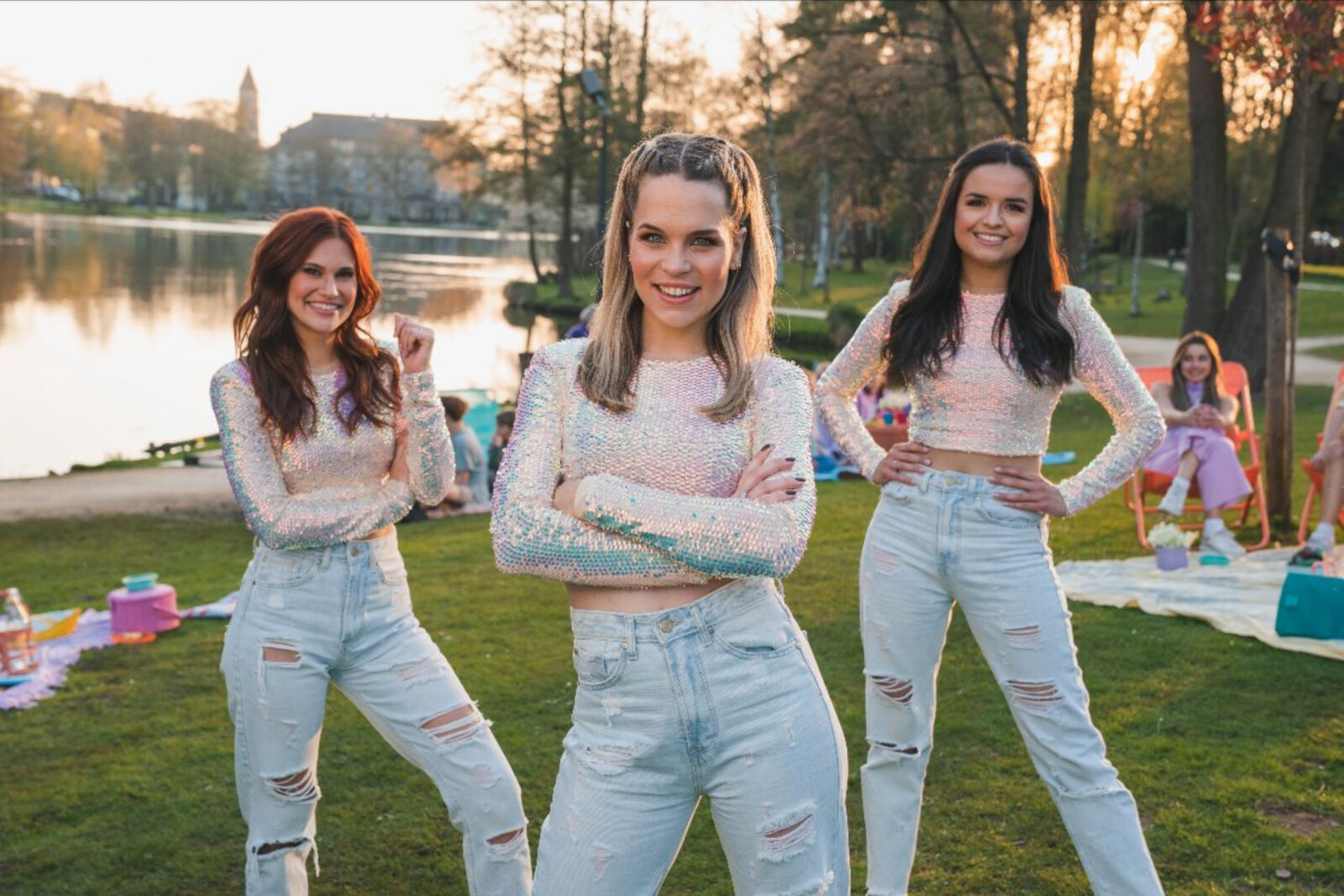 K3 brengt feelgood videoclip van laatste single met Klaasje uit