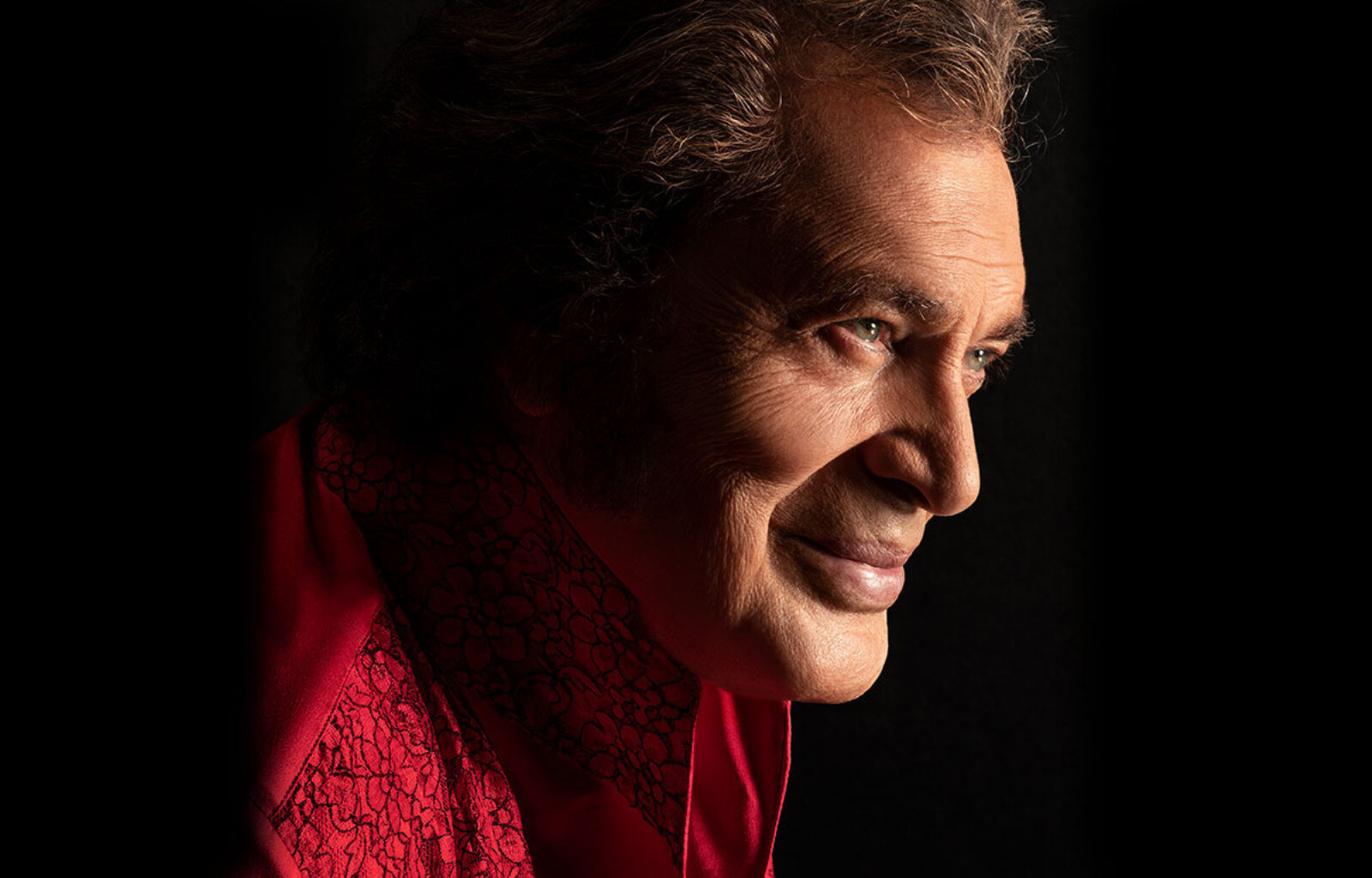 Engelbert Humperdinck op 19 april 2022 in Muziekgebouw Eindhoven