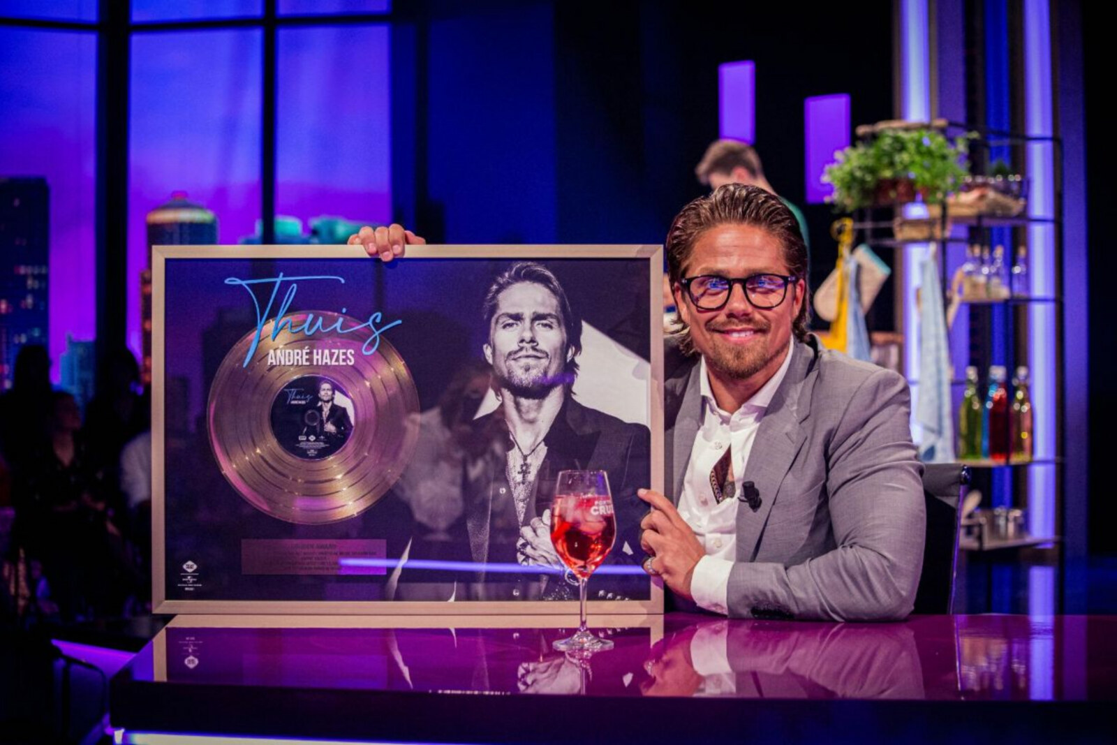 André Hazes haalt goud in België met 'Thuis'