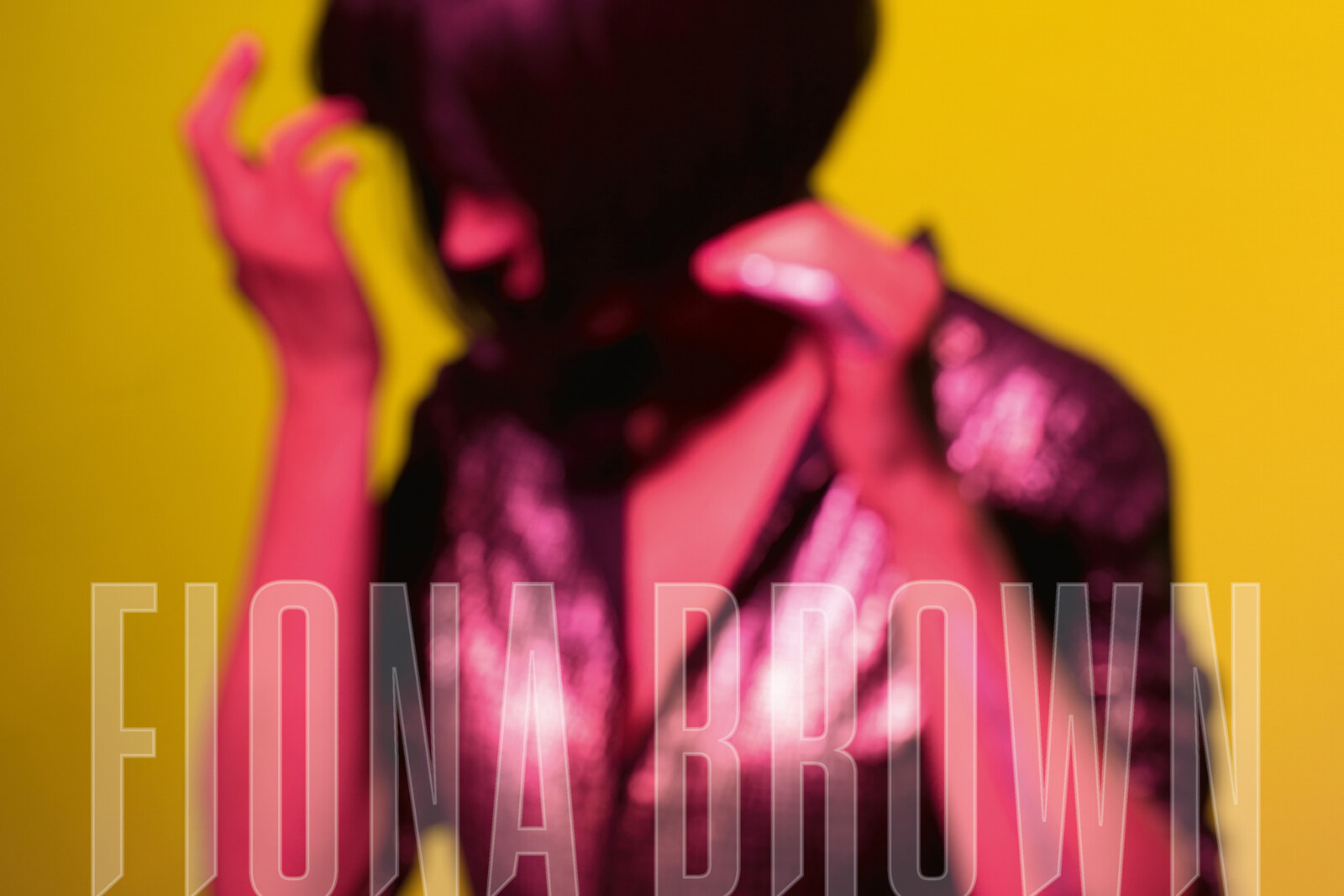 Fiona Brown lanceert haar debuutalbum Mundane vandaag