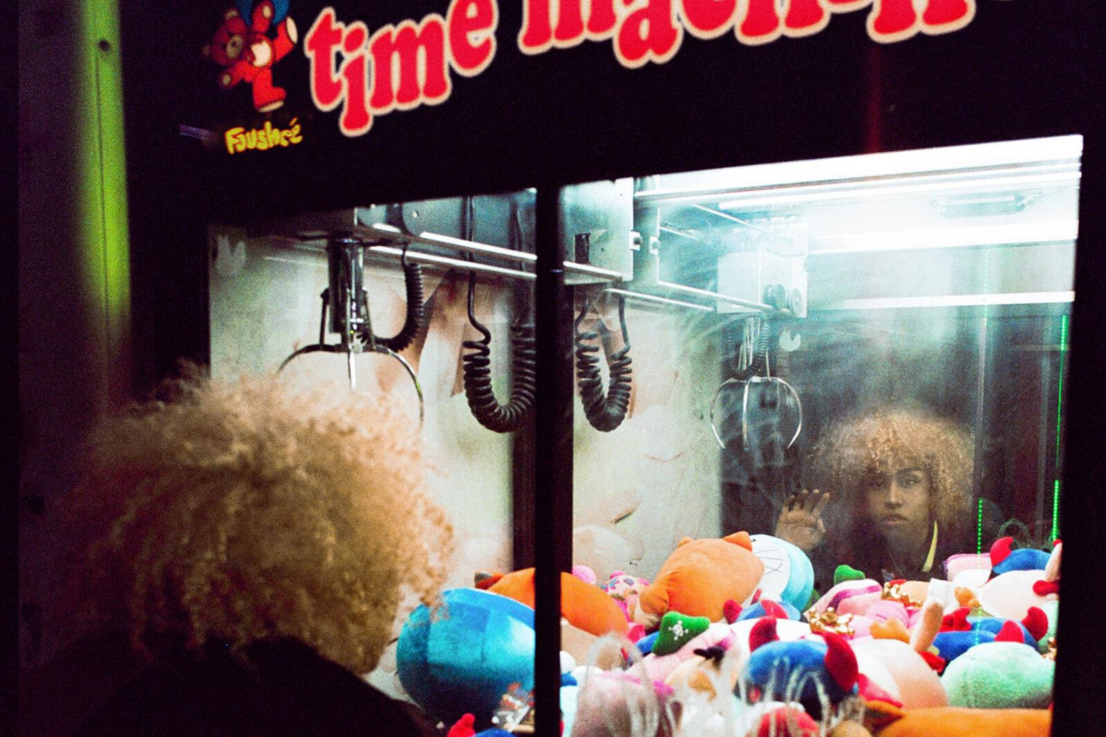 Fousheé releases "time machine" [EP]