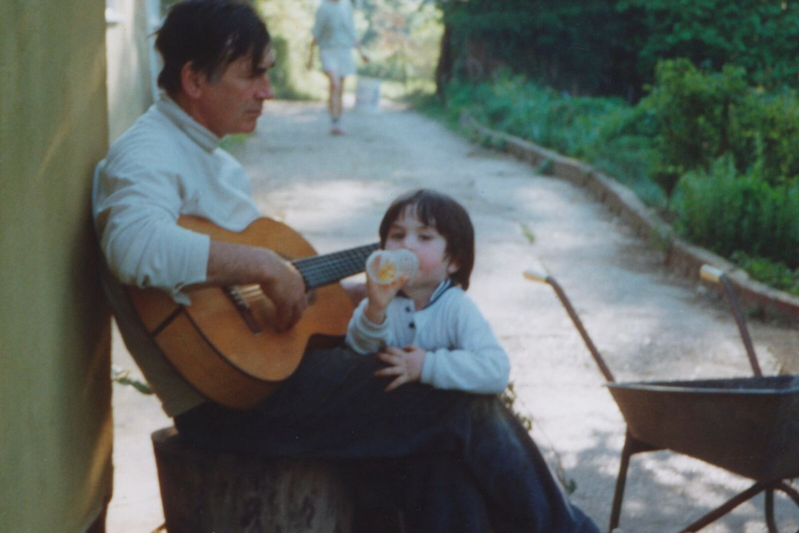 Tom Rosenthal releases brand new single 'I Went To Bed And I Loved You'