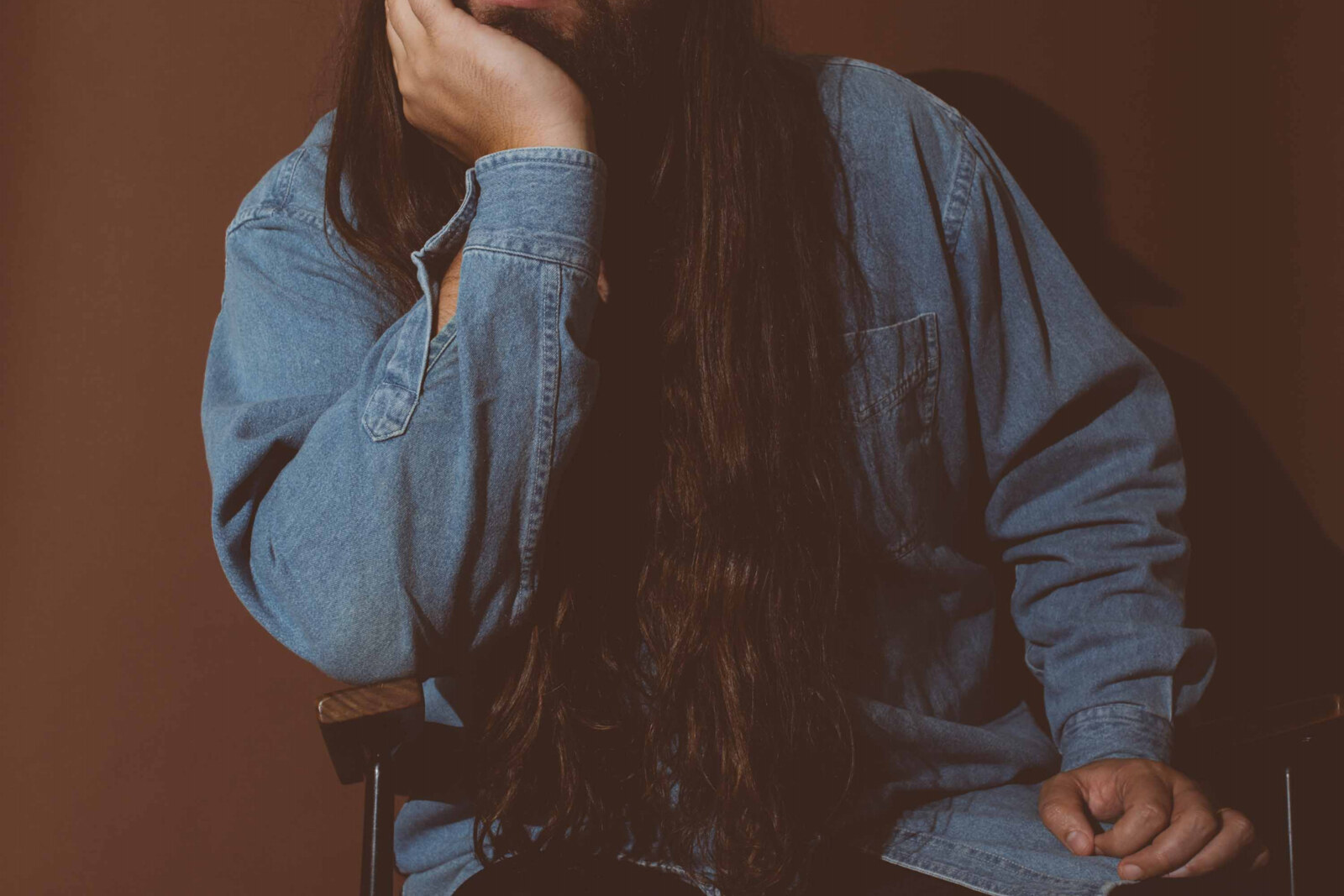 Matthew E. White shares new song "Electric"