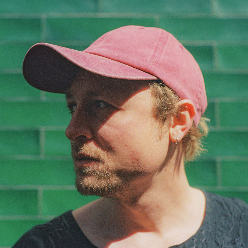 Guy Pek, drummer van Grenadeers, komt vrijdag 6 augustus met eerste solosingle 'Mixed Messages'