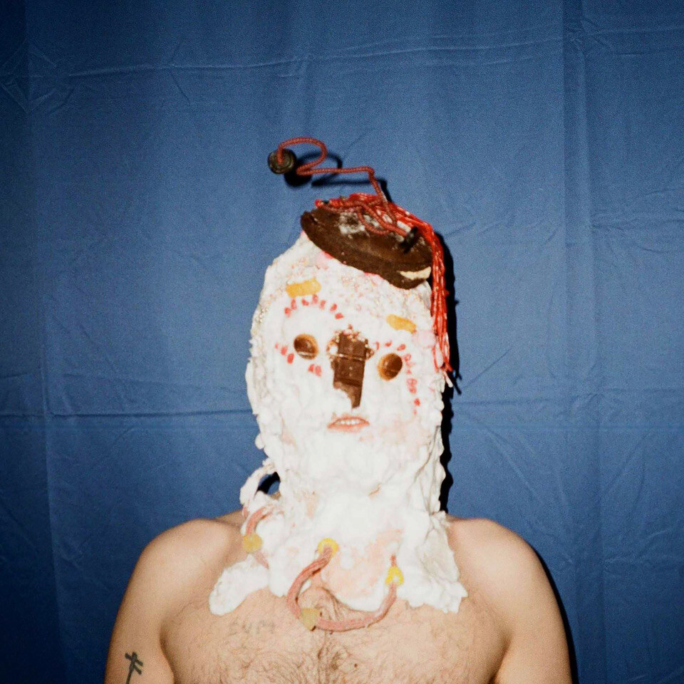 Le Junk  - Genre-hopping London newcomer reveals electro-pop earworm 'Bad Stuff'
