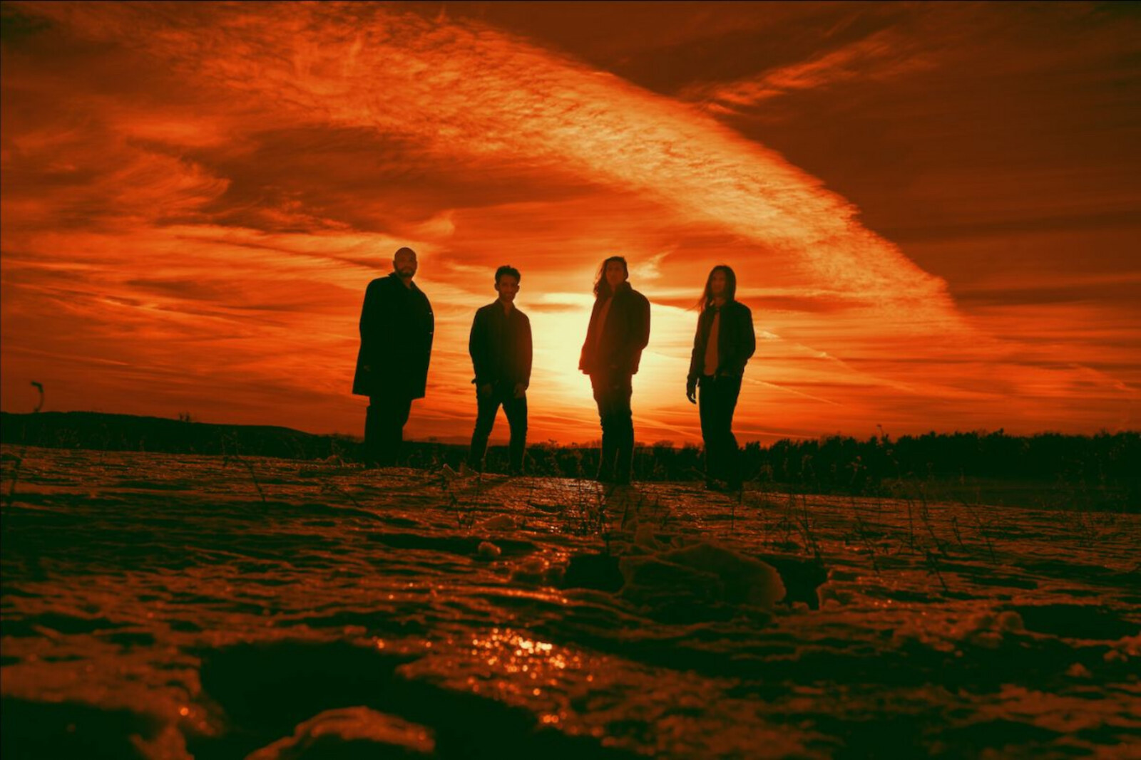 Cinematic rock outfit Earthside signs with Music Theories Recordings/Mascot Label Group