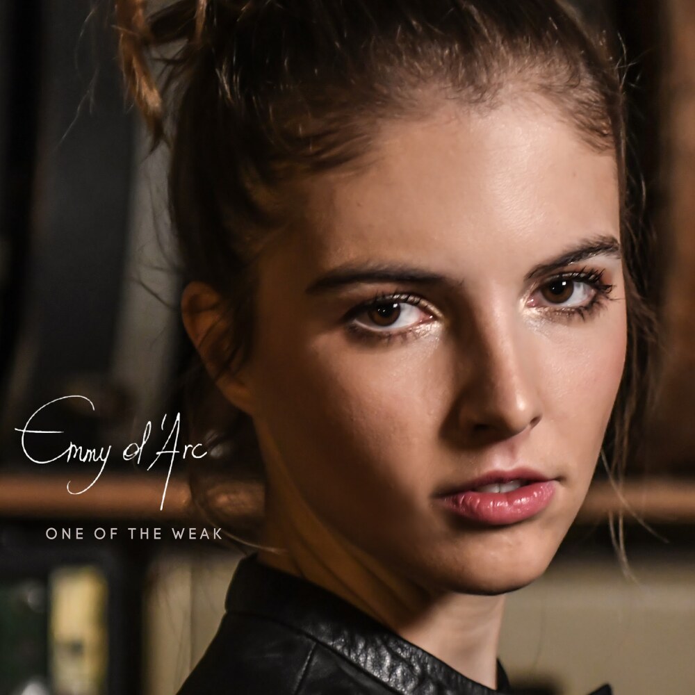 Emmy d'Arc brengt nieuwe single 'One Of The Weak' uit
