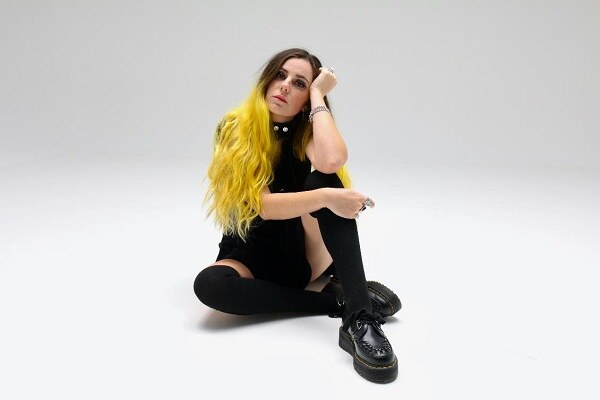 AViVA Releases New Single “Melancholy”; Australian Artist’s Debut Novel 'Self/Less' Due Out September 28