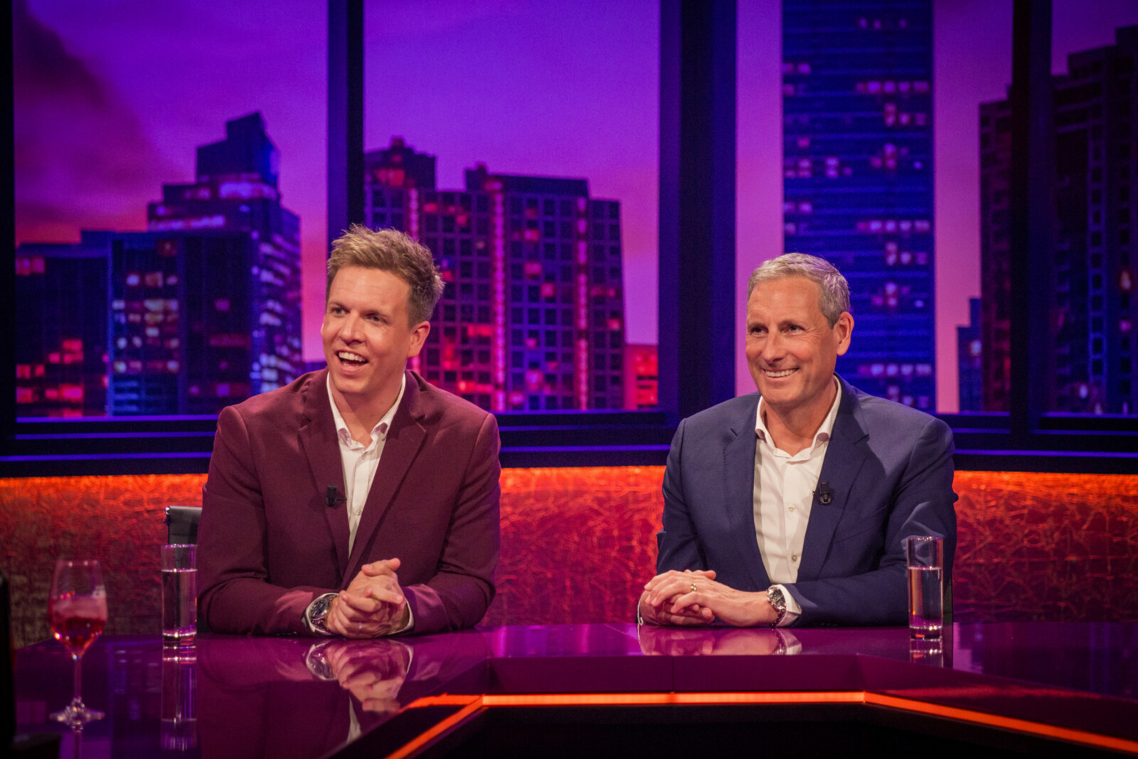 De enige dagelijkse tv-talkshow van Vlaanderen is terug! Vanaf 6 september op Play4.