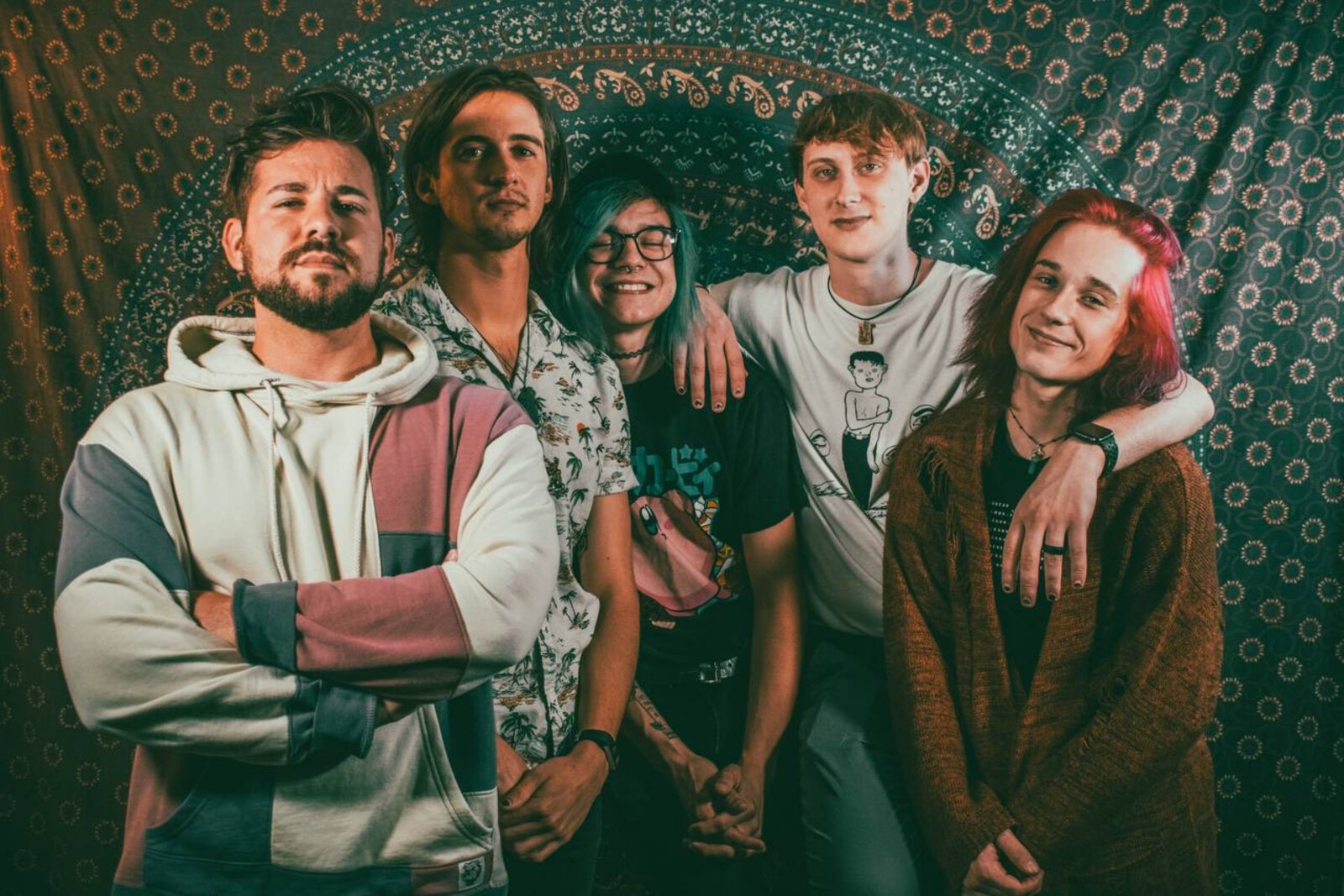 This Summer Premiere New Single "The Rabbit Hole"