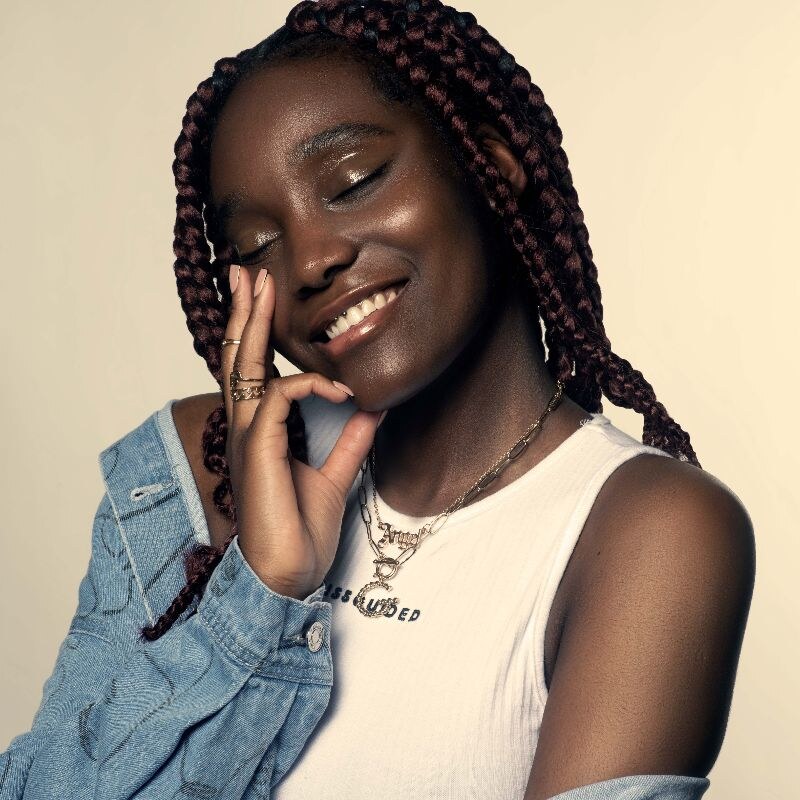 Grace onthult haar allereerste single Freedom