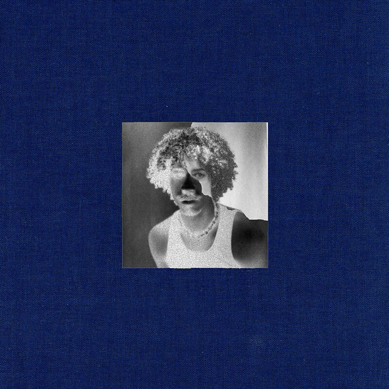 Ola verrast met debuut-EP 'My Favourite Mistakes' en deelt akoestische videoclip van nieuwe single