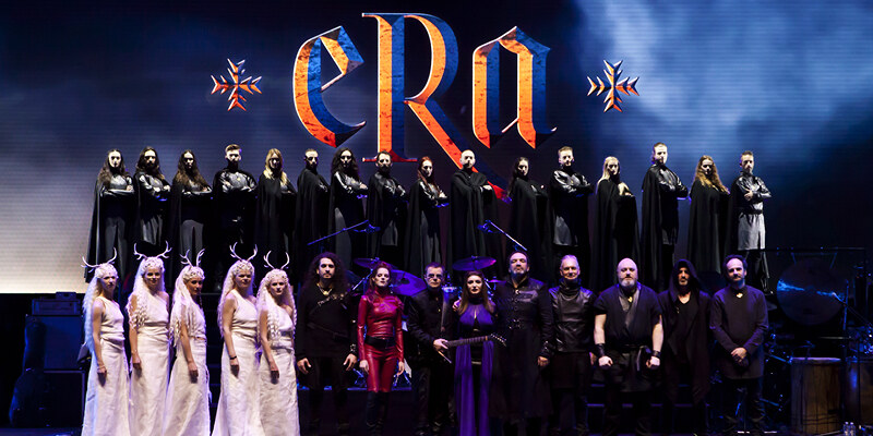 Era speelt op 8 december 2022 in Vorst Nationaal