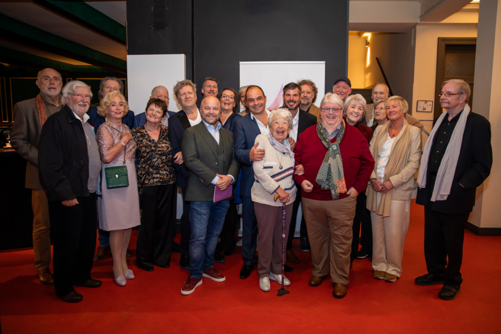 Vernissage 65 jaar Fakkeltheater is heerlijk weerzien van ware theaterlegendes.