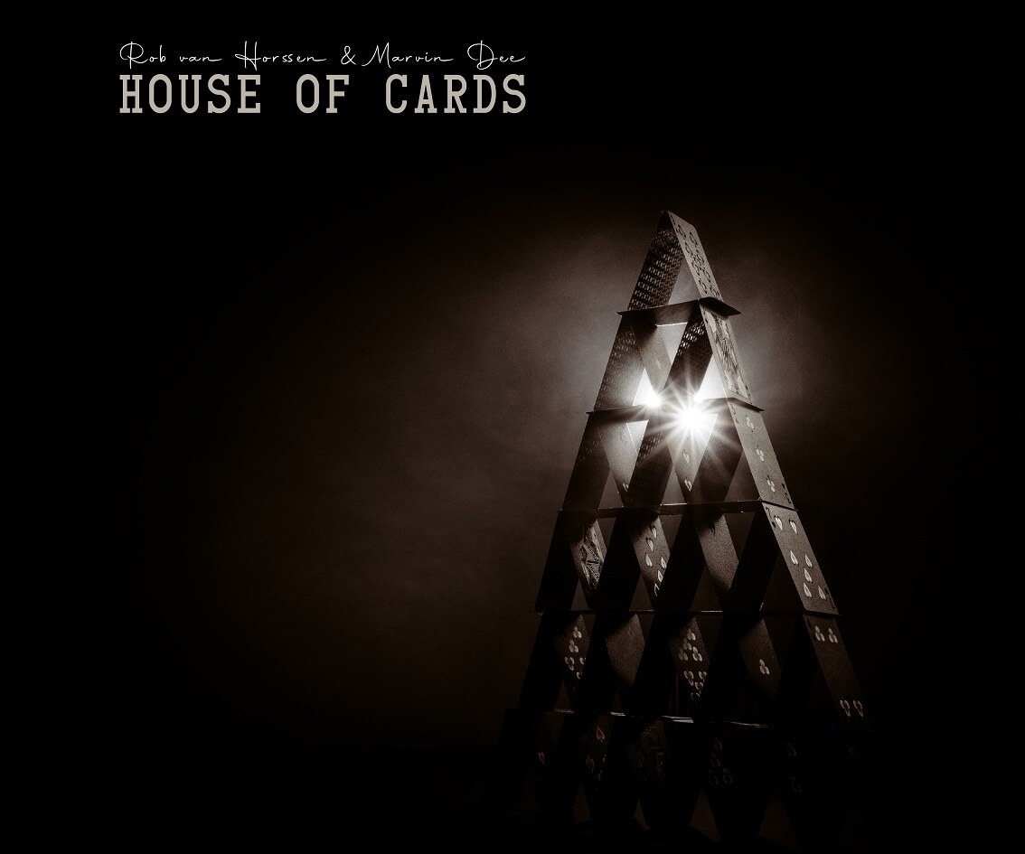 Het kaartenhuis van Rob van Horssen. Pianist met ALS brengt samen met Marvin Dee de single ‘House of Cards’ uit