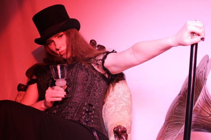 Joan Avant Premieres New Video