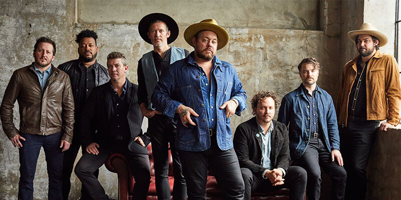 Nathaniel Rateliff & The Night Sweats speelt op 17 mei in De Roma
