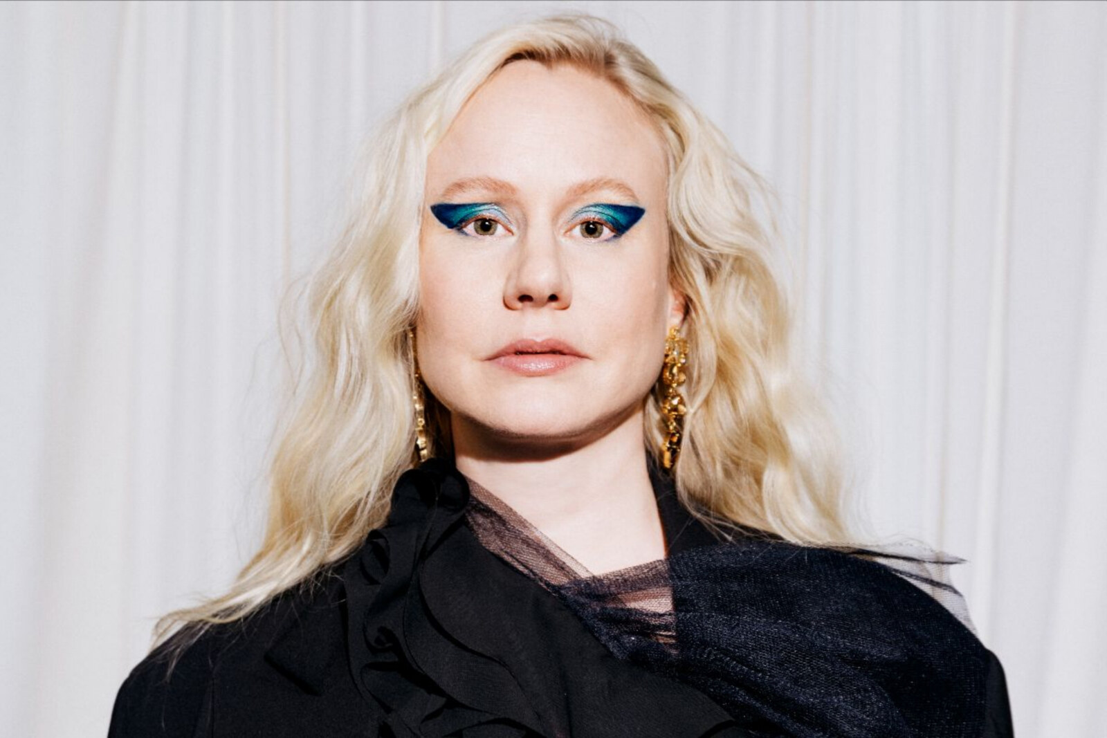 Susanna brengt nieuwe single "Alchemy of Suffering" uit