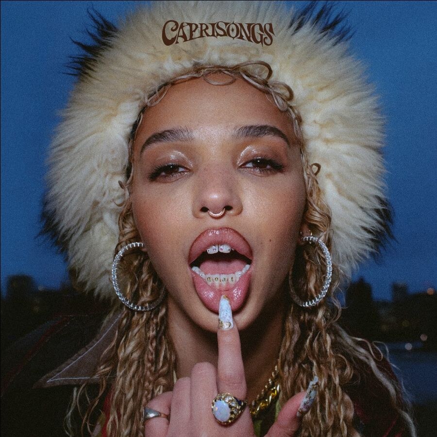 FKA twigs stelt voor CAPRISONGS