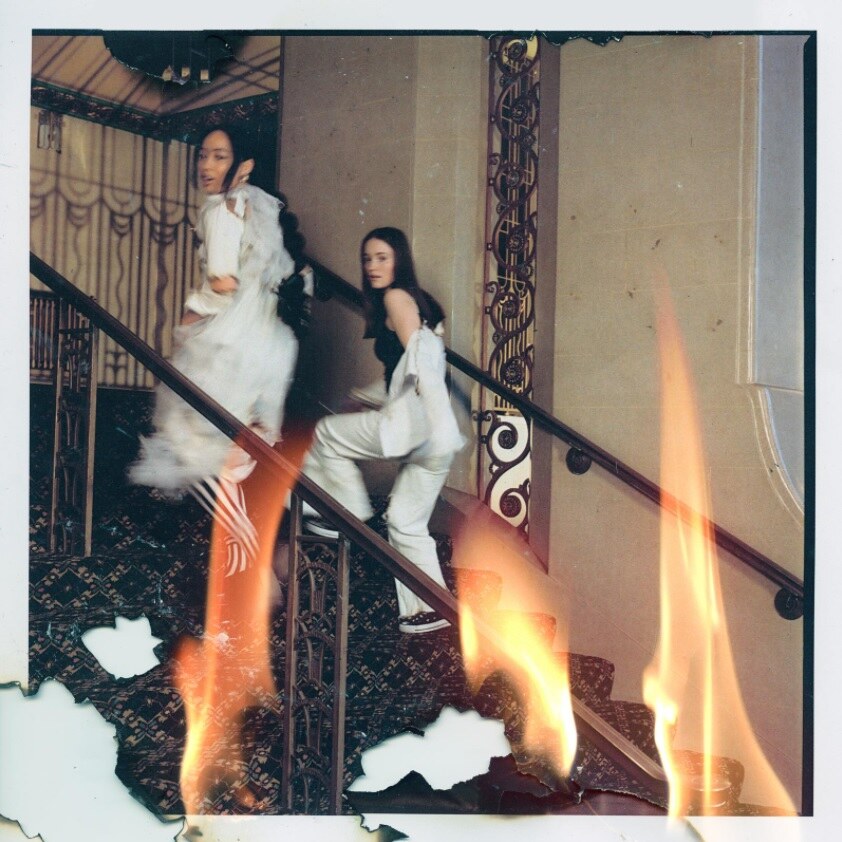 Griff brengt nieuwe single 'Head On Fire' met Sigrid uit