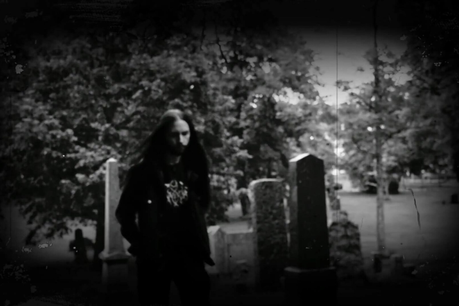 Minneriket : "Gjennom meg går ingen til hvile" out now; feauring Misstiq and many others