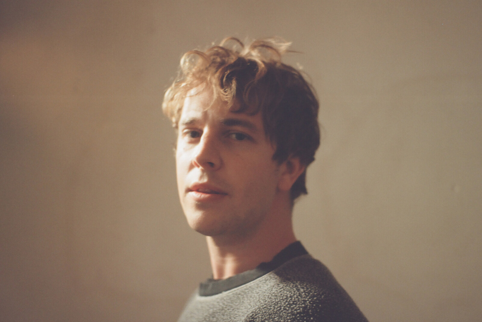 Tom Odell komt op 19 september 2022 naar de Ancienne Belgique