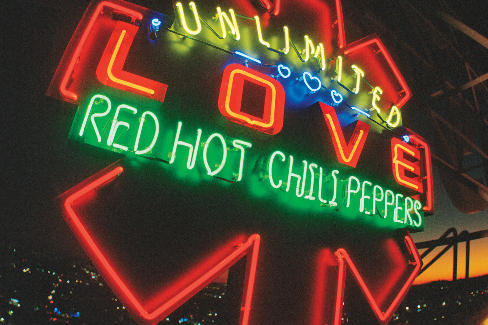 Red Hot Chili Peppers kondigen nieuw studioalbum 'Unlimited Love' aan