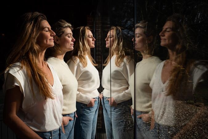 Soulsisters Hilde De Baerdemaeker, Jutta Borms en Evi Hanssen doen het ‘sneaky’  in nieuwe podcastreeks van ‘Nog 9 Minuten’