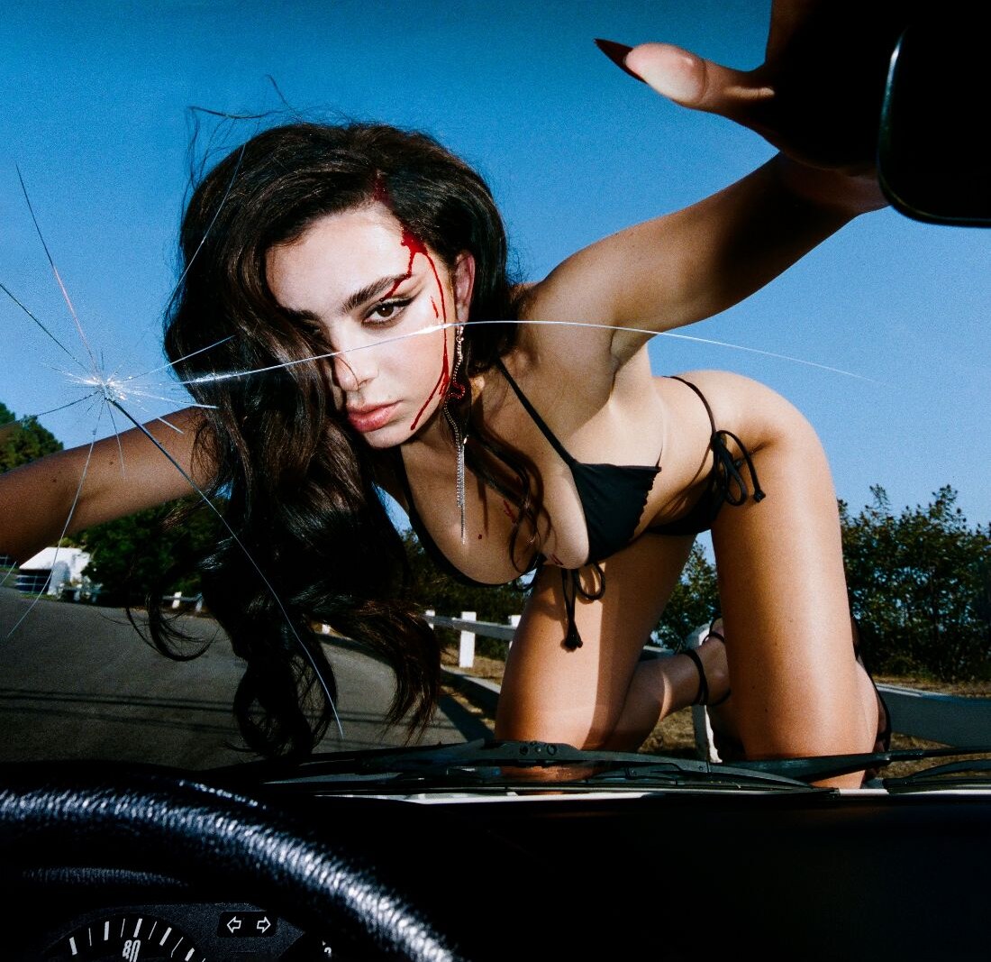 Charli XCX stelt voor CRASH