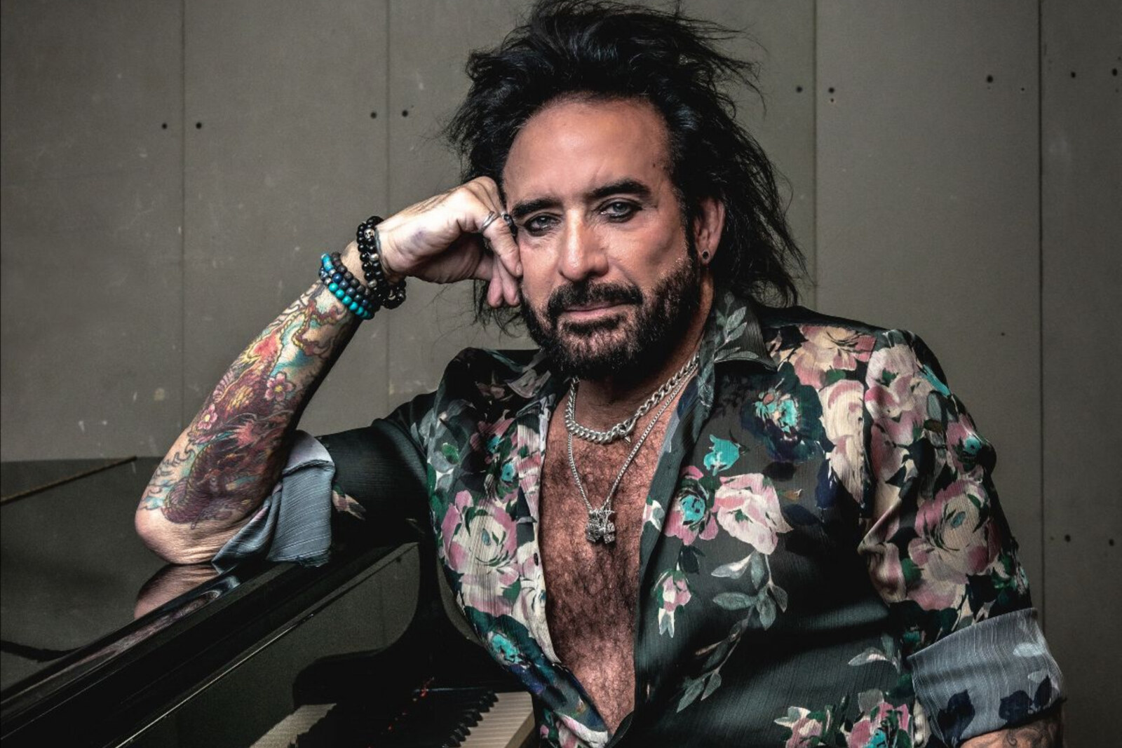 Marco Mendoza: video "Take It To The Limit" out now