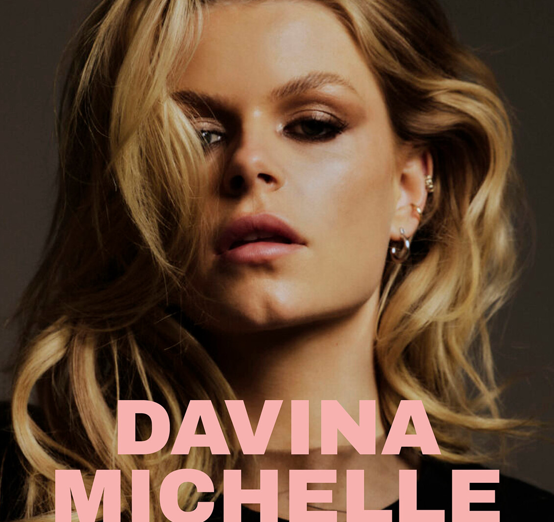 Davina Michelle in Trix Antwerpen op 9 december 2022