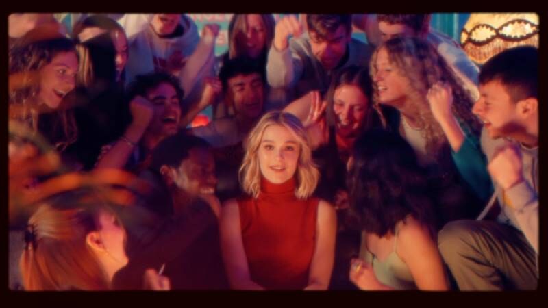 Pommelien Thijs lost videoclip bij single Ongewoon