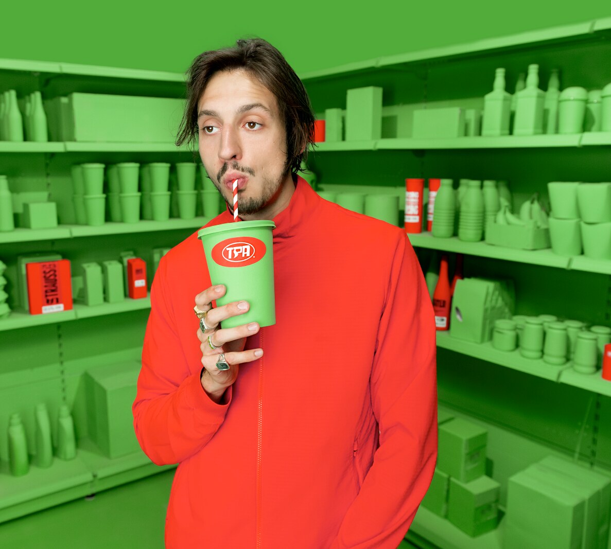 Roméo Elvis kondigt nieuw album aan en dropt single 'Quand Je Marche (Comme Ben Mazué)'