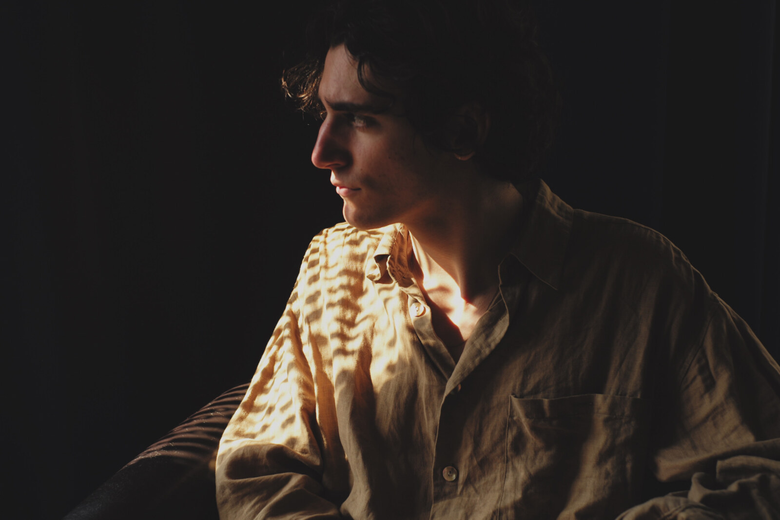 Tamino kondigt tweede album Sahar aan en deelt single Fascination