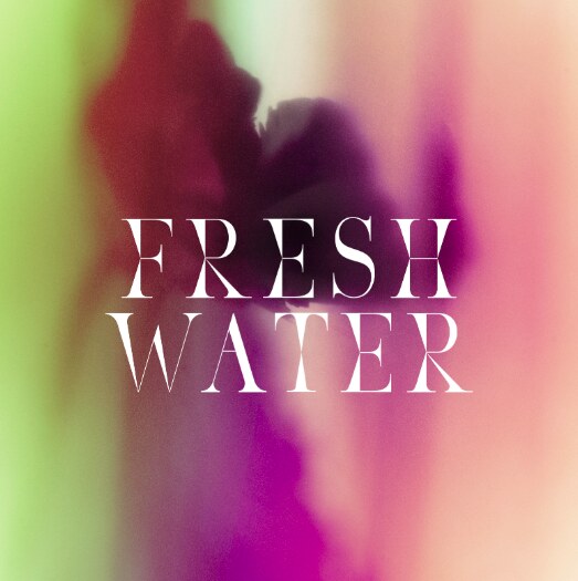 'Fresh Water' de nieuwe meeslepende Dez Mona single uit 'Loose Ends'