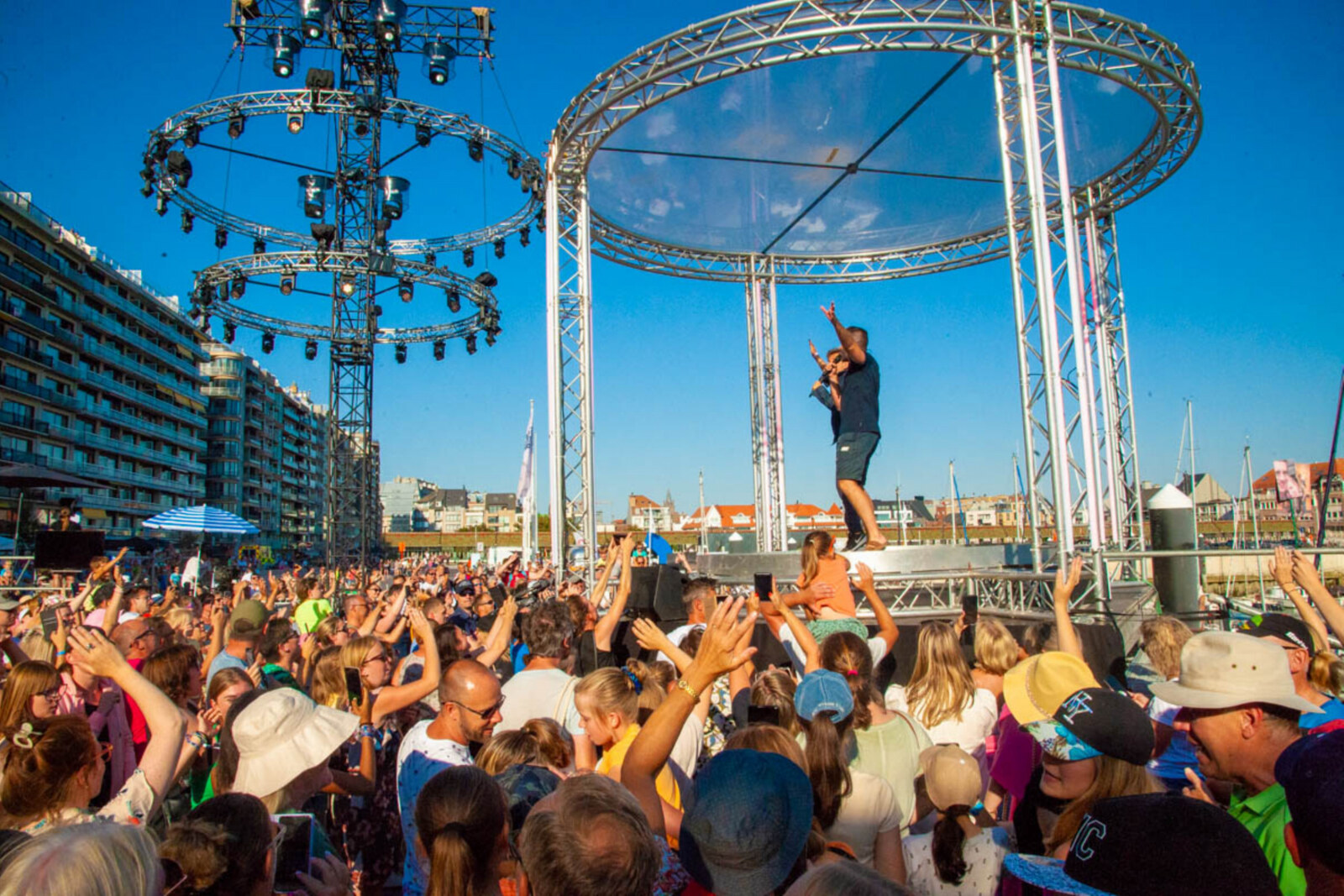 Tropical night  in Blankenberge met 5e show Zomerhit aan de kust