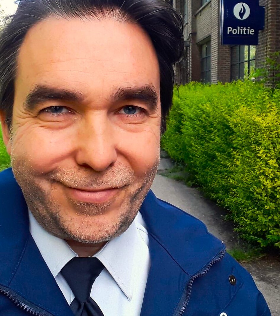 Gunter Reniers in ‘Thuis’ én in De Roxy